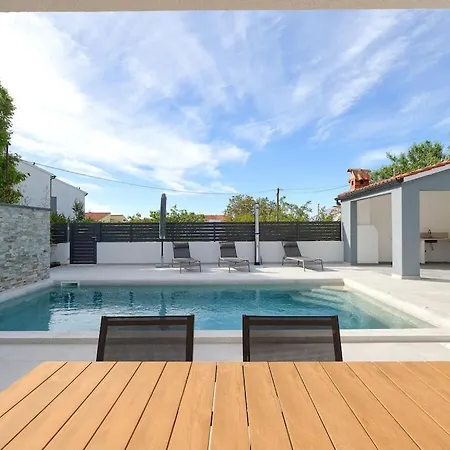 In With Swimming Pool *