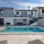 In With Swimming Pool 풀라