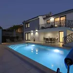 In With Swimming Pool 풀라