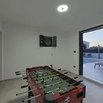 빌라 In With Swimming Pool